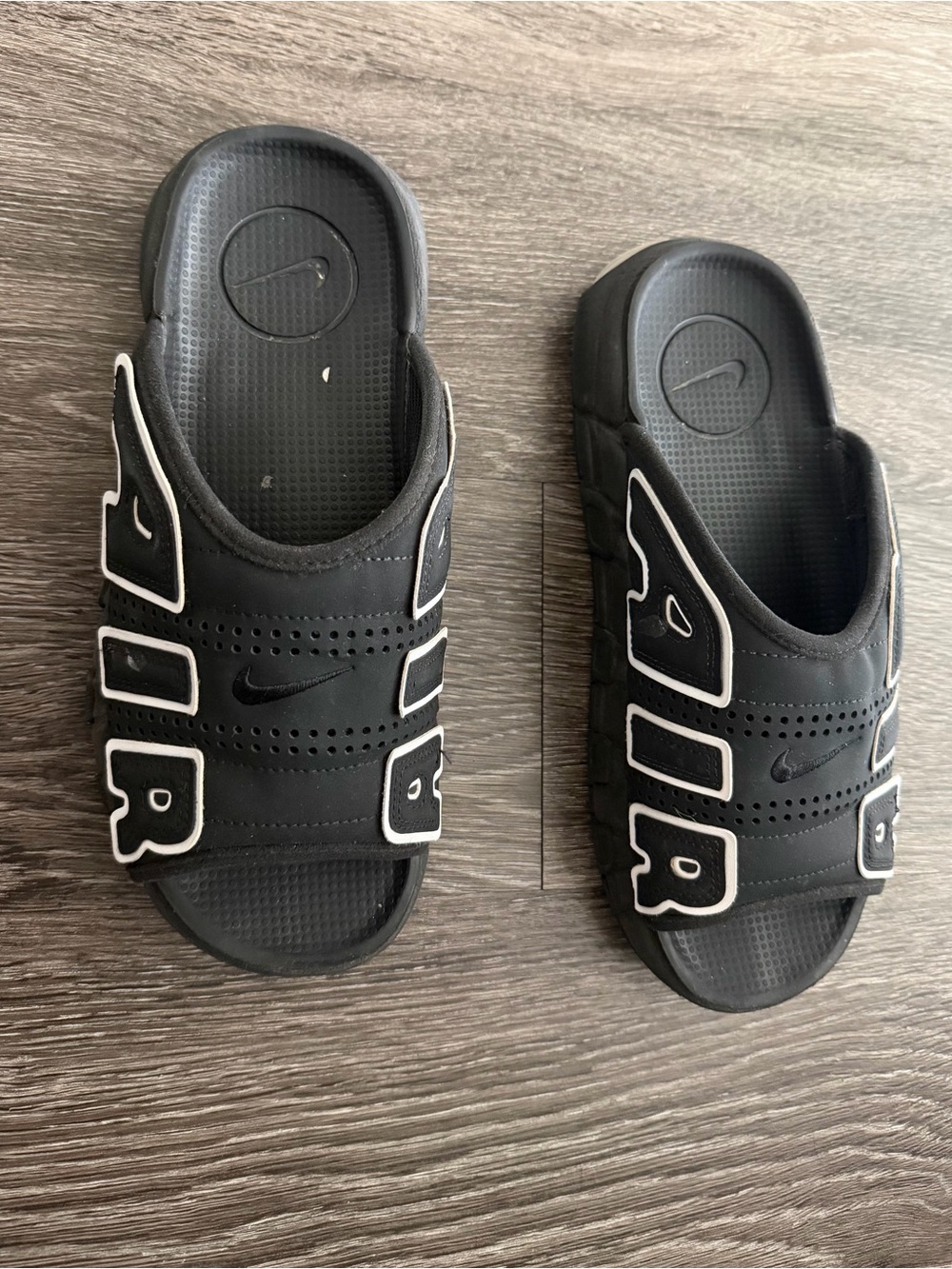 Nike uptempo slides